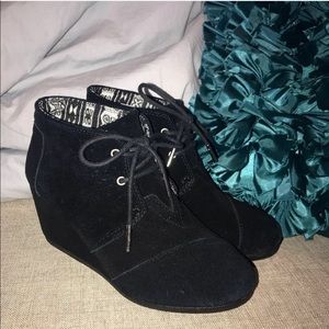 TOMS desert wedges